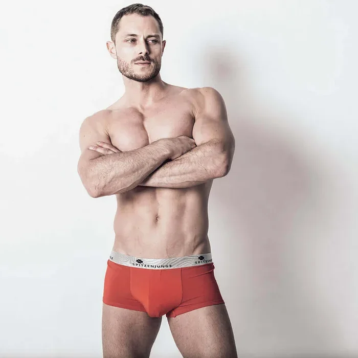 André