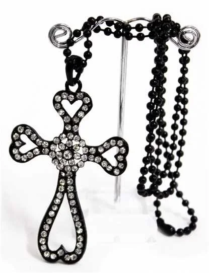 Anhänger – Kreuz mit Herzformen