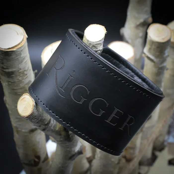 Armband schwarz – „Rigger“ modern breit – penumbra