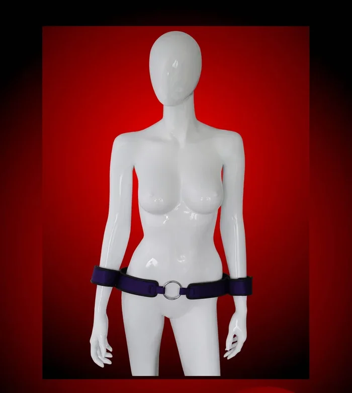 Bondage Gurt mit Handfesseln