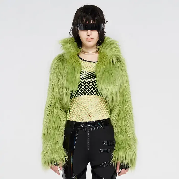 Cropped Kunstfelljacke im Gothic Cyberpunk Style