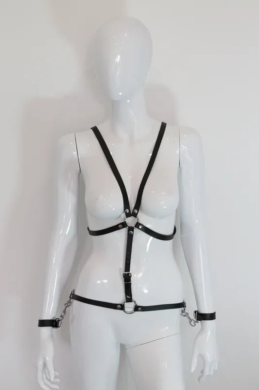 Damen Body mit Handfesseln