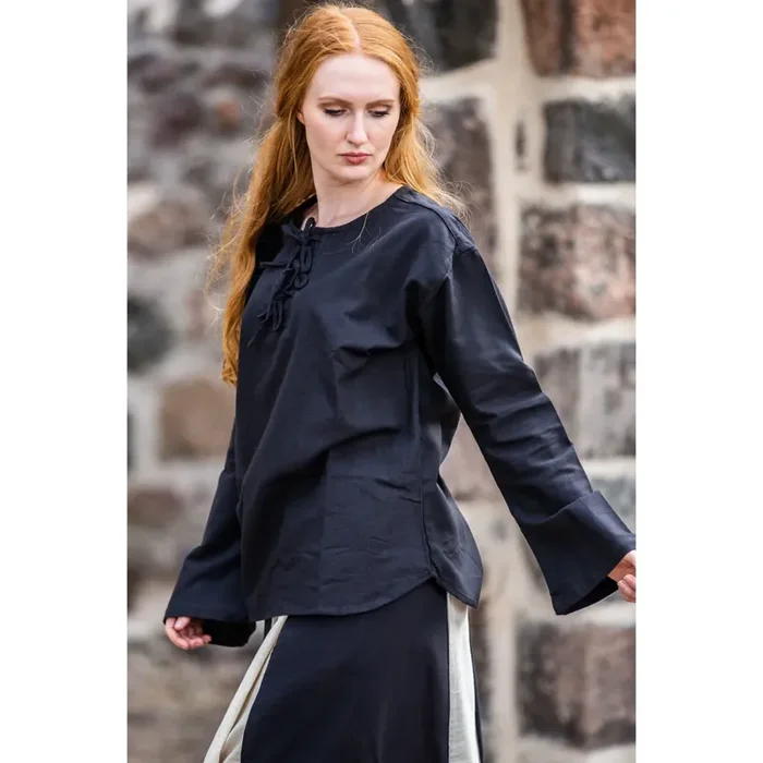 Damenbluse mit Kordeln