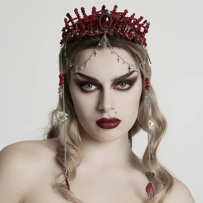Dark-Fantasy-Tiara mit auffälligen Details