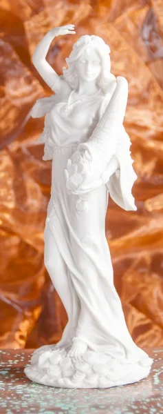 Fortuna aus Kunstharz