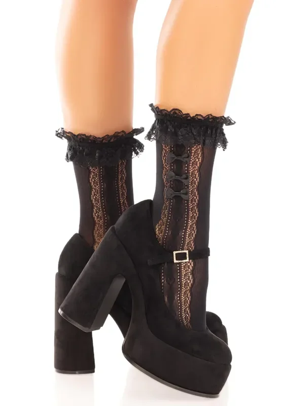 Herz-Söckchen mit Rüsche und Schleife