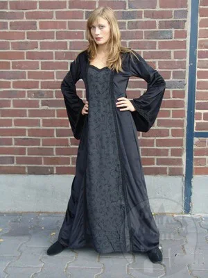 Kleid mit besticktem Einsatz
