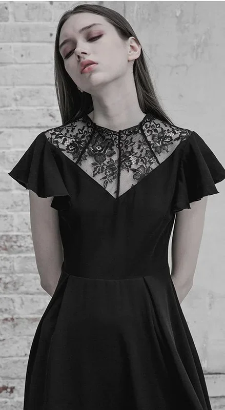 Kurzes Kleid mit Spitze