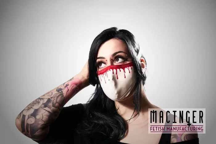 Latex Cyber-Halbmaske – Blood