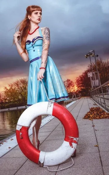 Latex Kleid ‚Velare‘ – Macinger