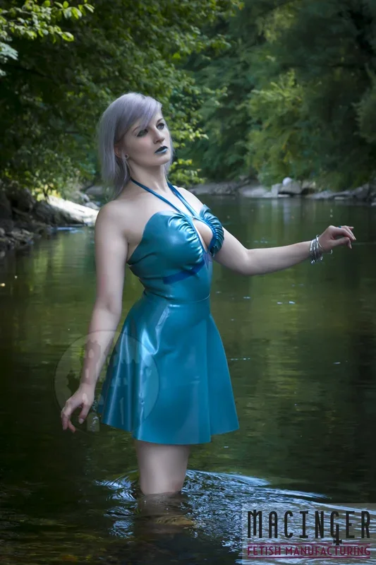Latex Rock ‚Little Game‘ – Macinger