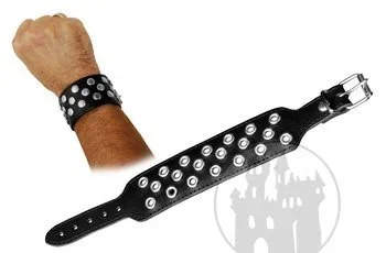 Lederarmband mit Ösen