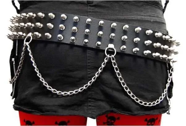 Ledergürtel mit drei Reihen Killernieten und Kette (Länge: 125cm)