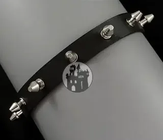 Lederhalsband mit Killernieten