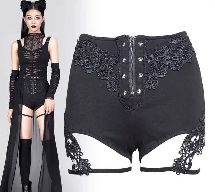Romantische schwarze Gothic-Shorts