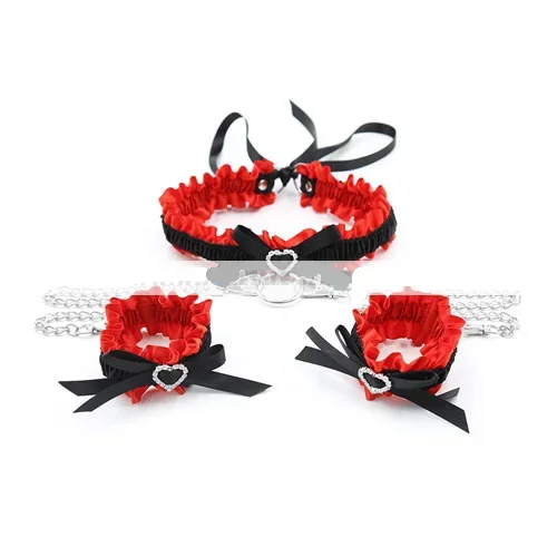 Rotes Hals- und Armband mit Kette