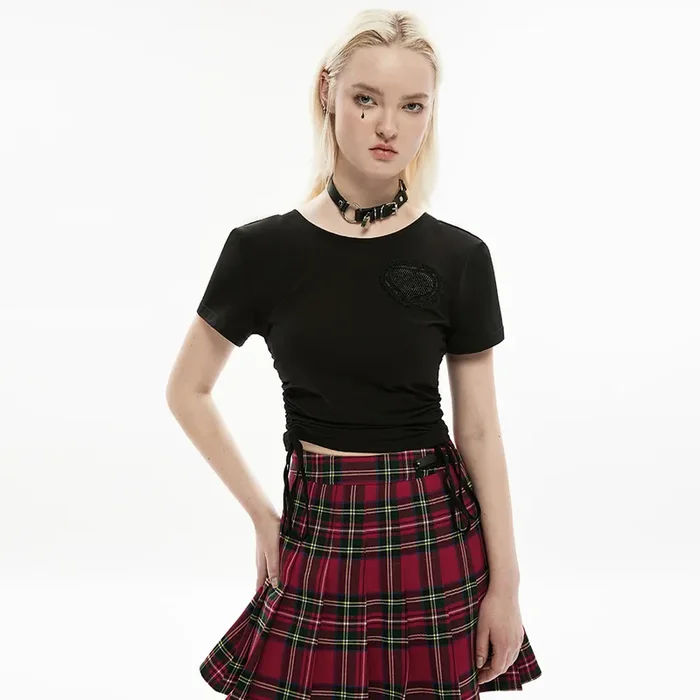 Schlichtes Crop Top mit Perlenherz-Applikation