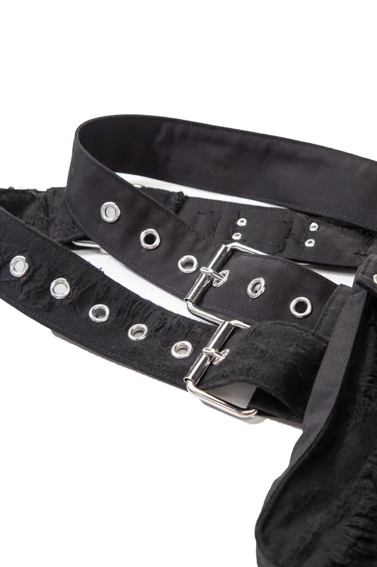Schwarzer Gürtel mit abnehmbarer Tasche