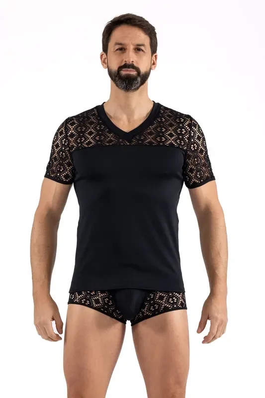 schwarzes Shirt mit Netz-Akzent