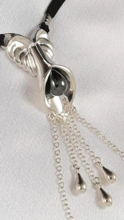 String “Aufregende Blume” Silber