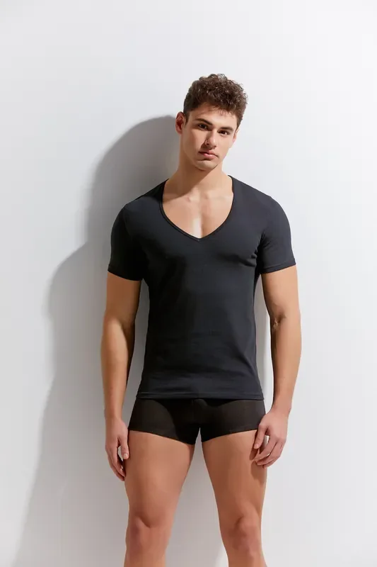 T-Shirt mit weitem V-Ausschnitt Schwarz