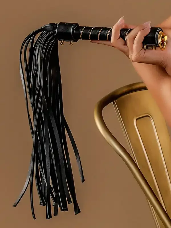 TABOOM Studded Whip Peitsche, schwarz/gold