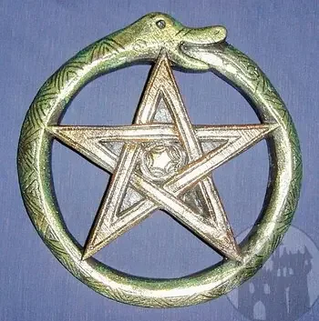 Wandrelief Schlangen-Pentagramm