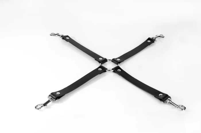 X-Verbinder aus Leder